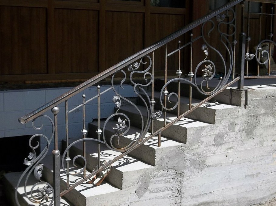 Перила кованые для крыльца Меандр