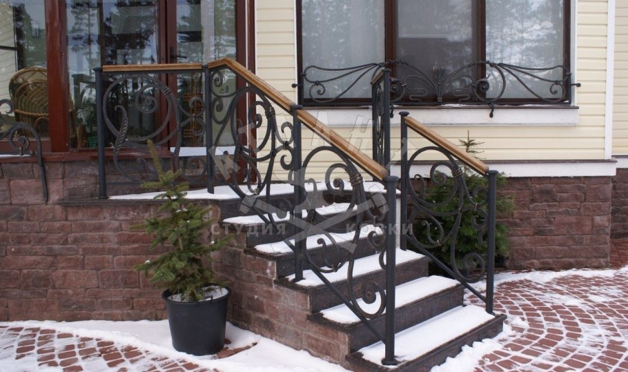 Красивые перила для крыльца