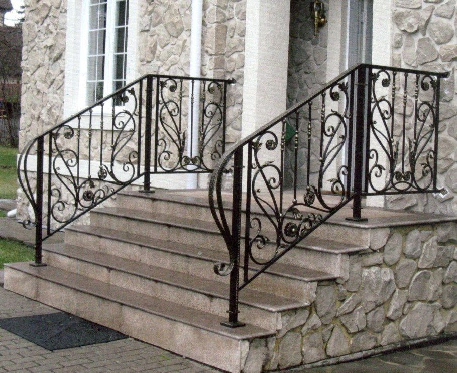 Кованые ограждения для крыльца
