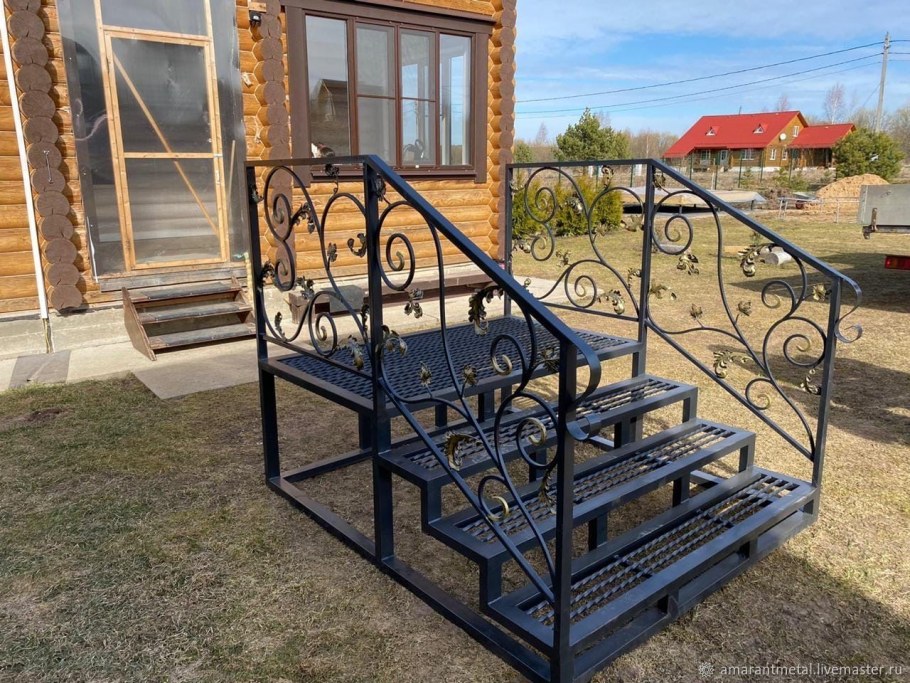 Кованые ступени для крыльца