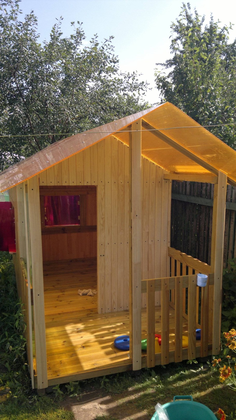 Детский деревянный домик для дачи