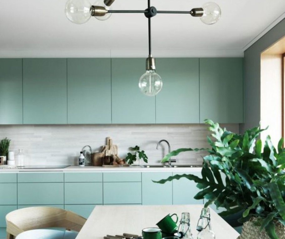 Кухня зеленого цвета