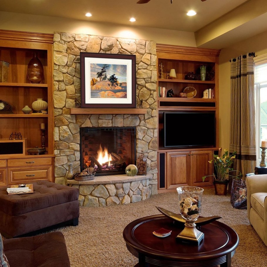 Уютная гостиная с камином