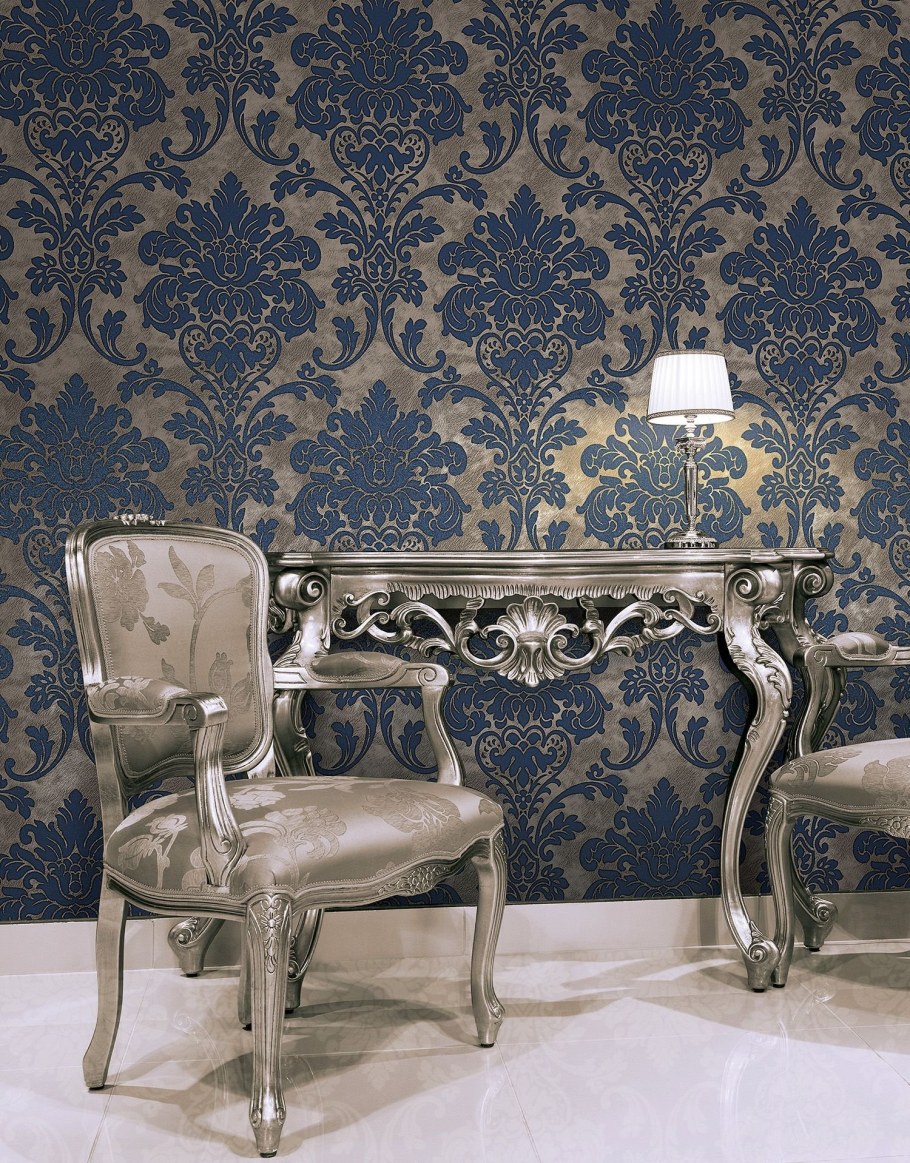 Обои с вензелями в интерьере