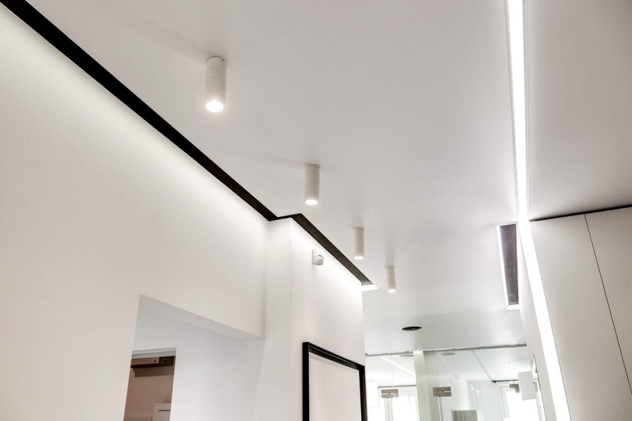 Световые линии Slott в интерьере