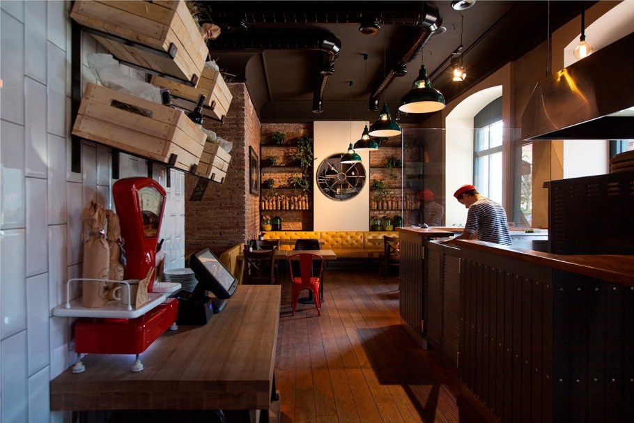 Фасад кофейни в стиле лофт