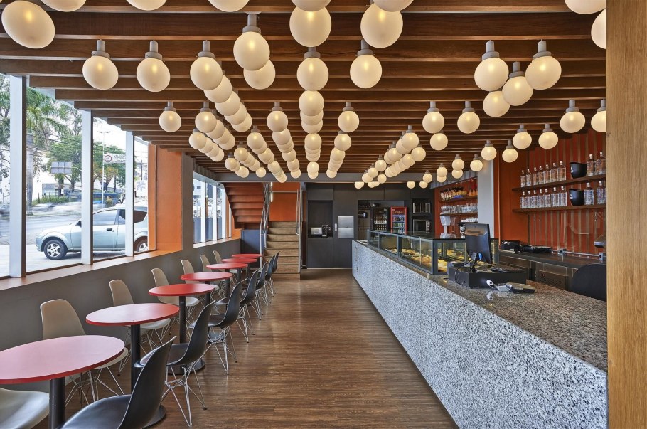 Интерьер кафе пиццерии