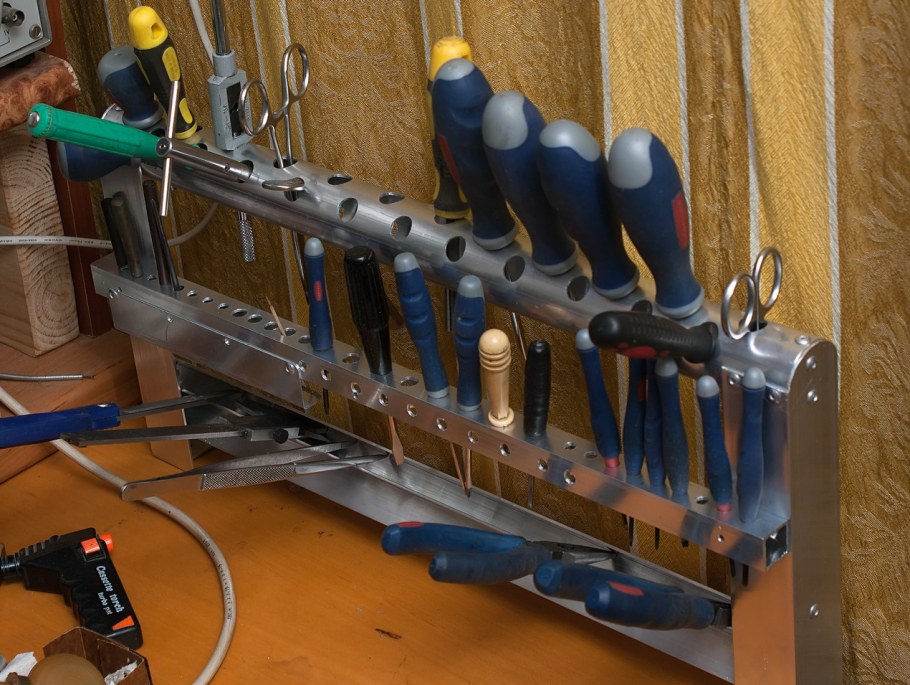 Полочка для отверток