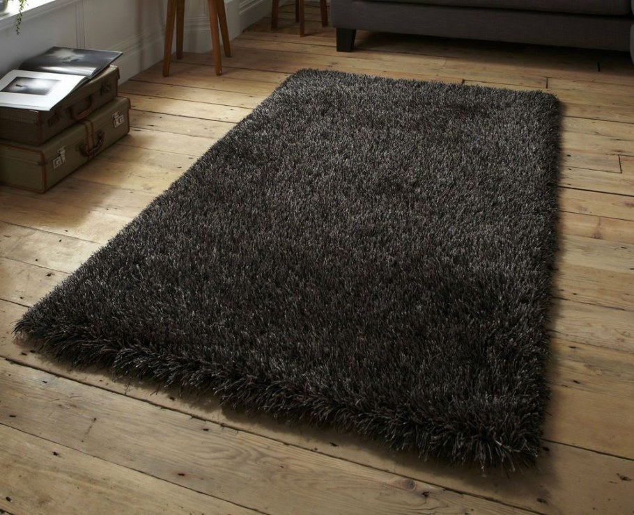 Ковер с длинными ворсинками