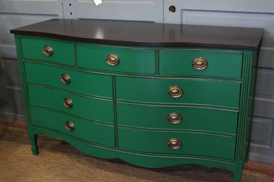 Зелёный комод в интерьере