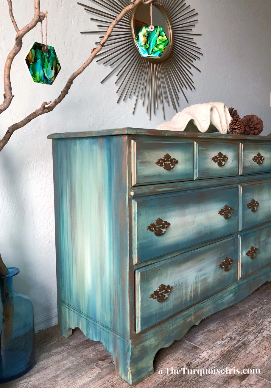 Состаренная мебель зеленый