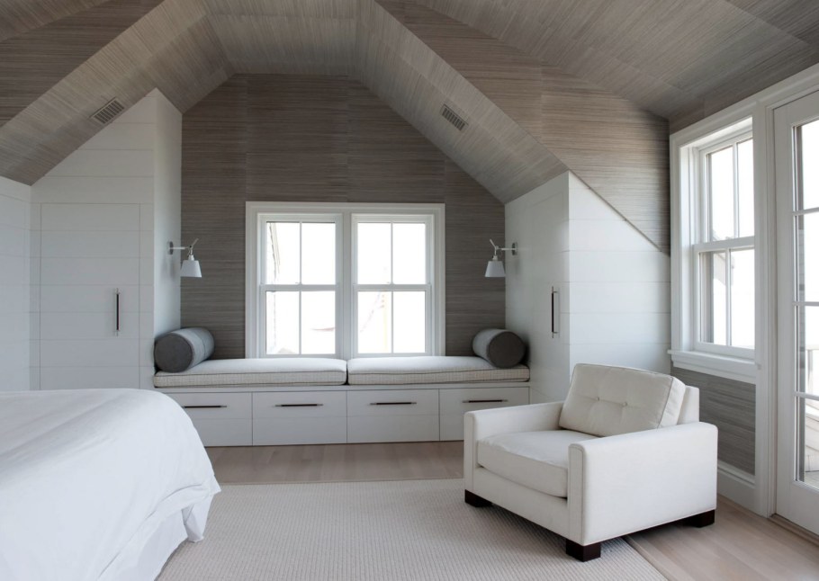Интерьер мансардной комнаты