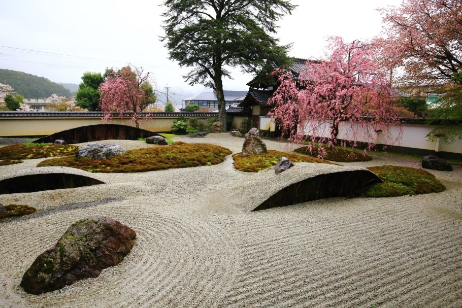 Сад камней в Японии Рёандзи
