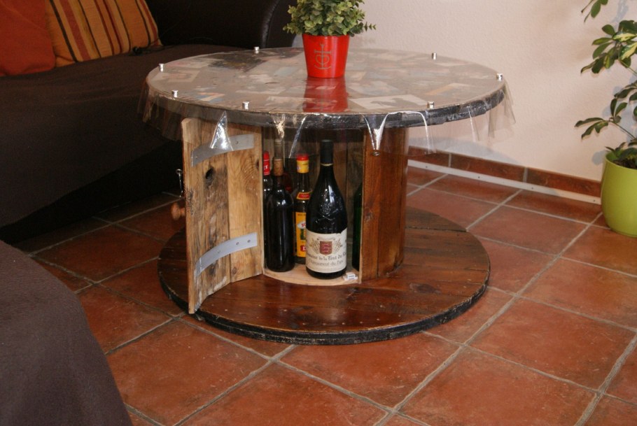 Столик из кабельной катушки