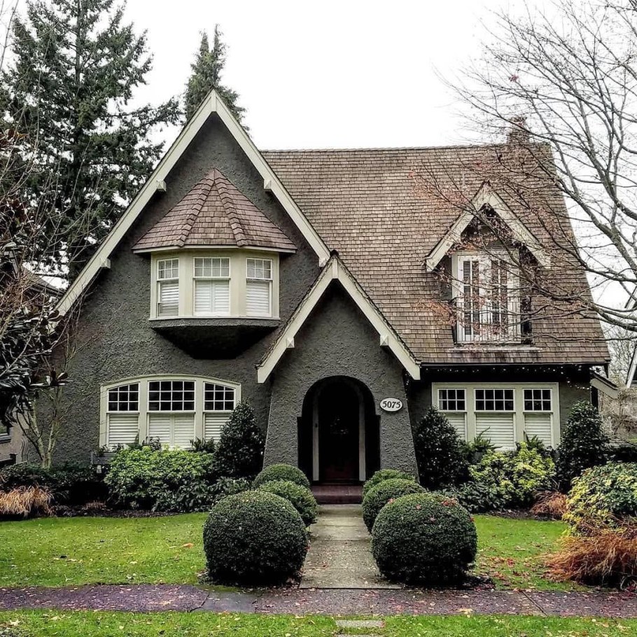 Стиль Тюдор Tudor Revival Cottage Plan