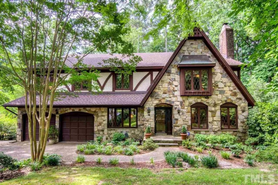 Стиль Тюдор (Tudor Revival Cottage)