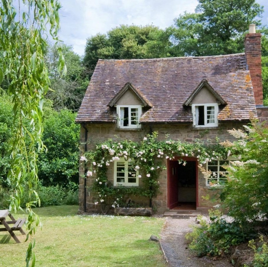 Cottage дом в Англии