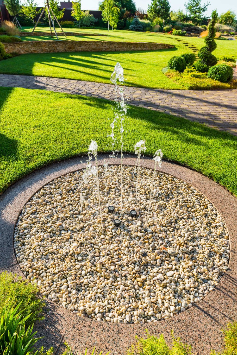 Фонтан на дачном участке