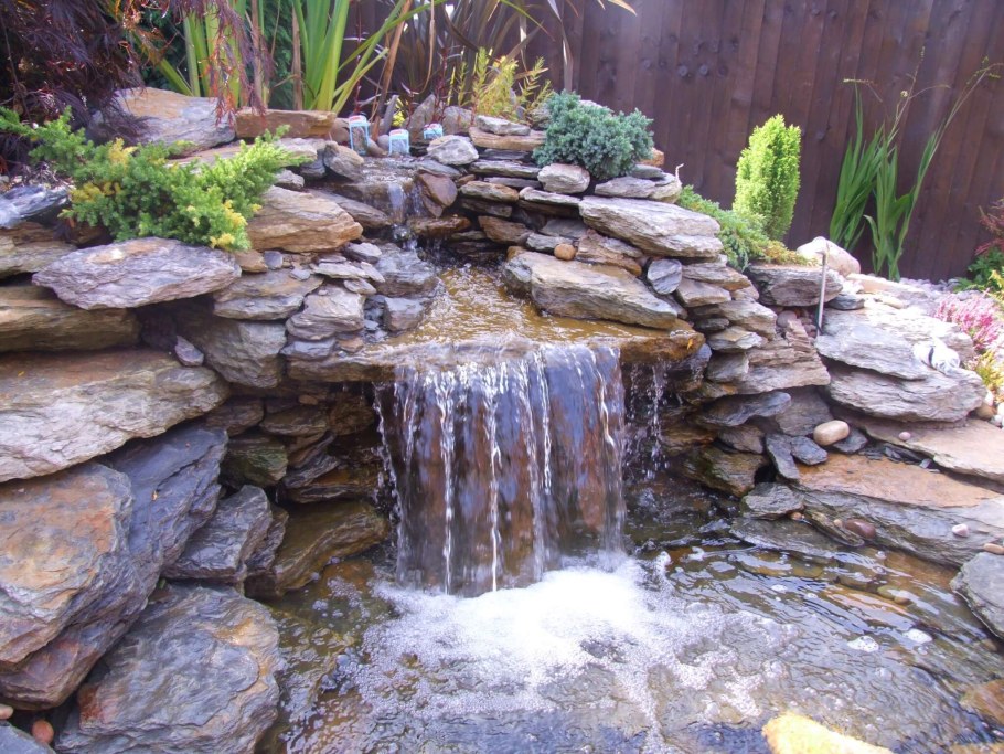 Каскад искусственный водопад