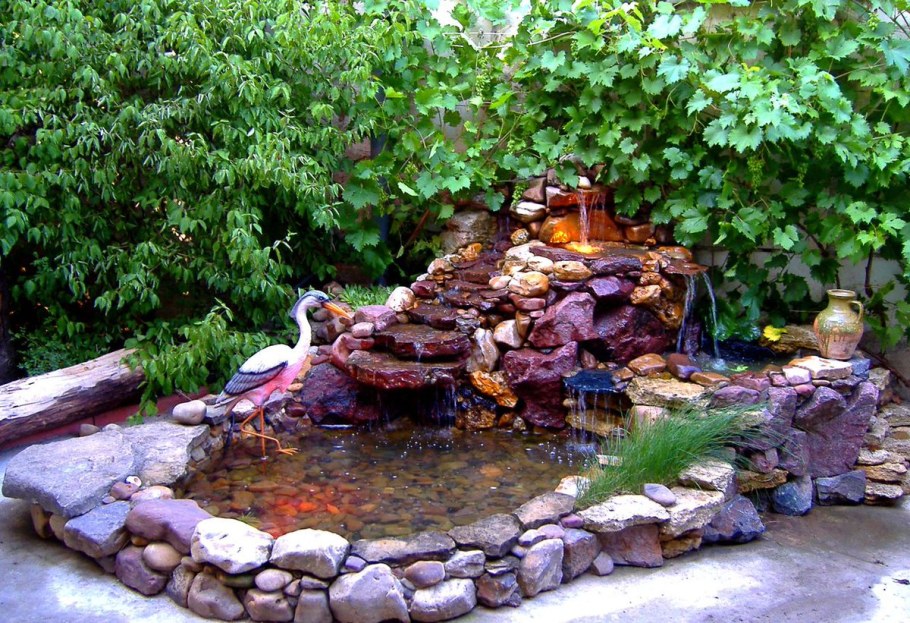 Альпийская горка с водопадом