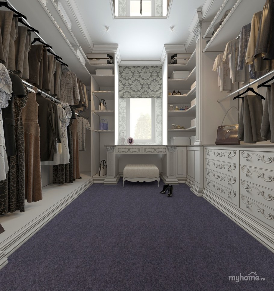 Гардеробная комната с окном