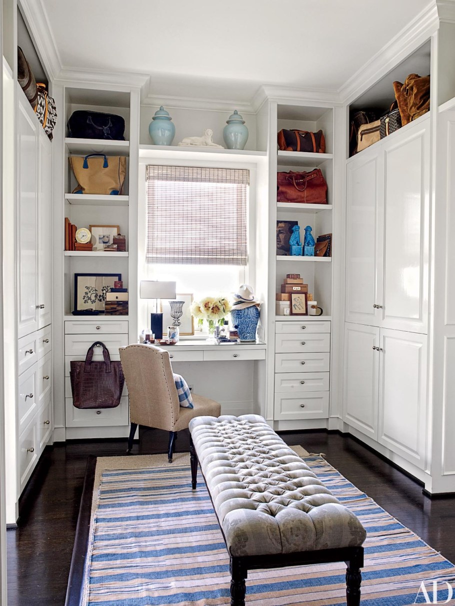 Гардеробная с окном