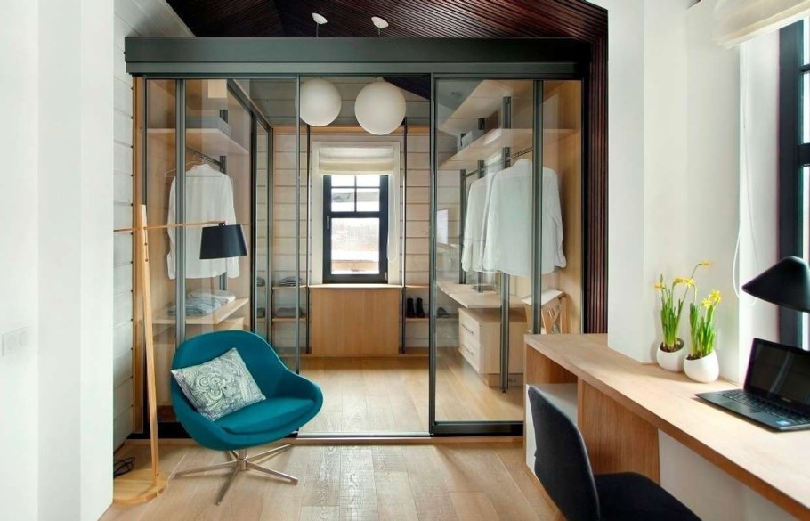 Спальня с прозрачной гардеробной