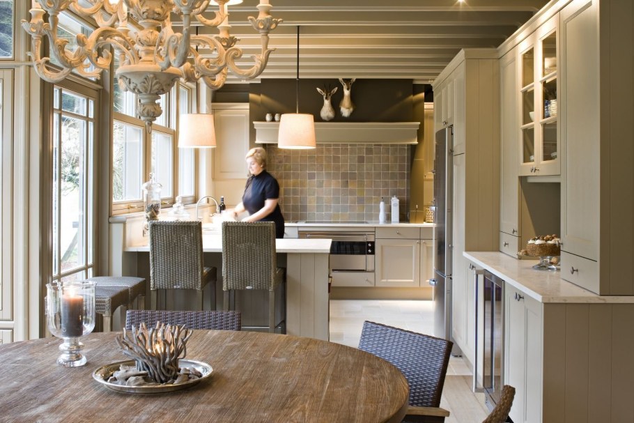 Кухни с гостиной в бельгийском стиле