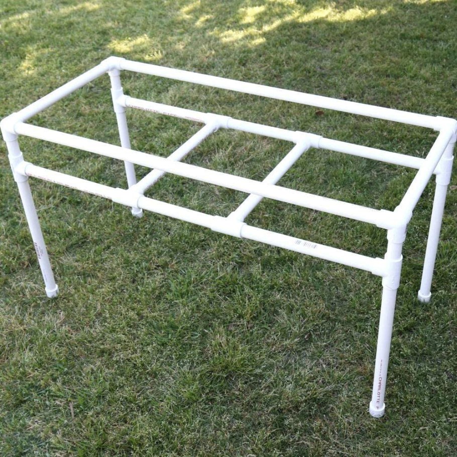 Столик из труб ПВХ