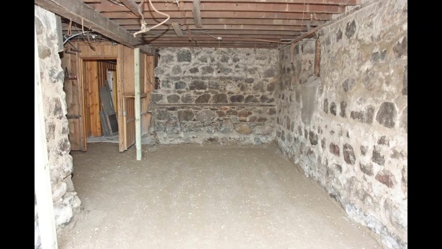 Отделка стен погреба