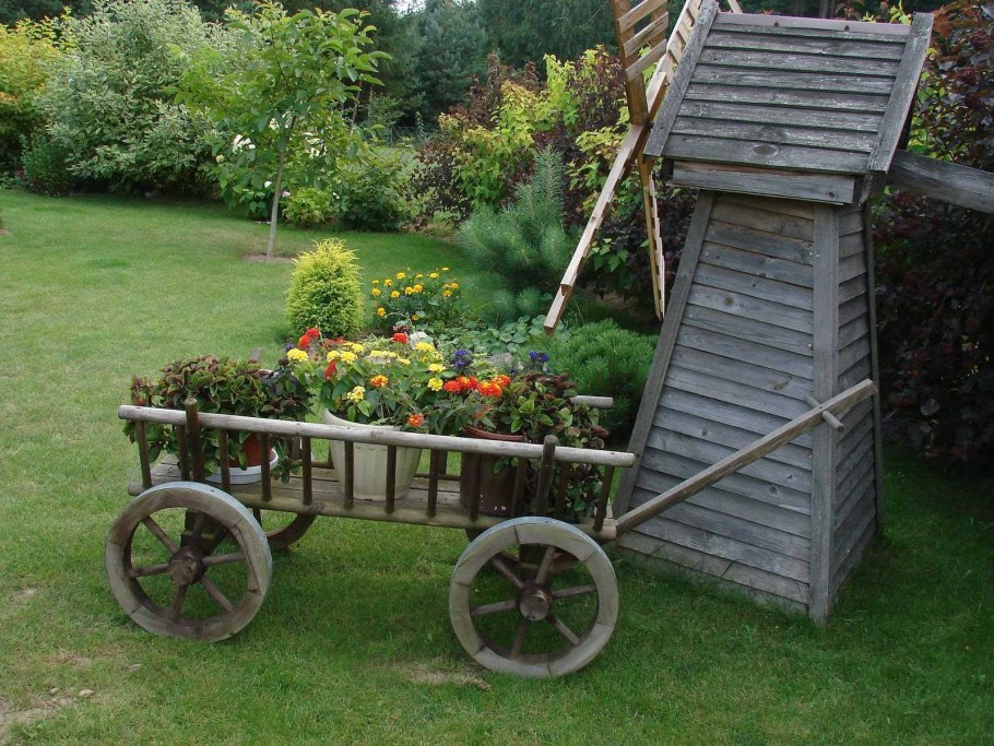 Телега декоративная для сада