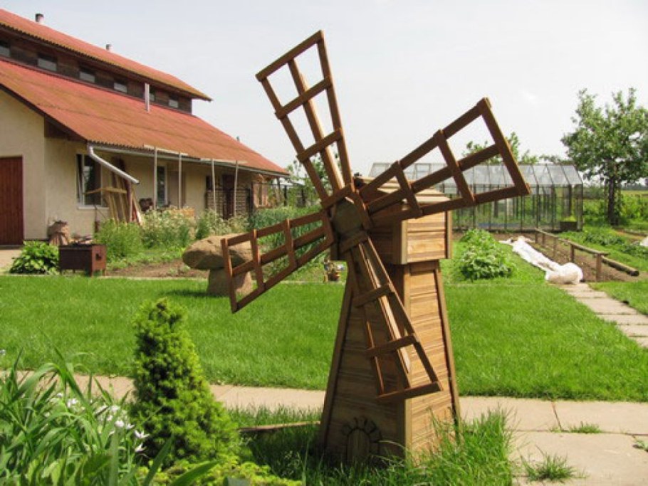 Декоративные мельницы из дерева