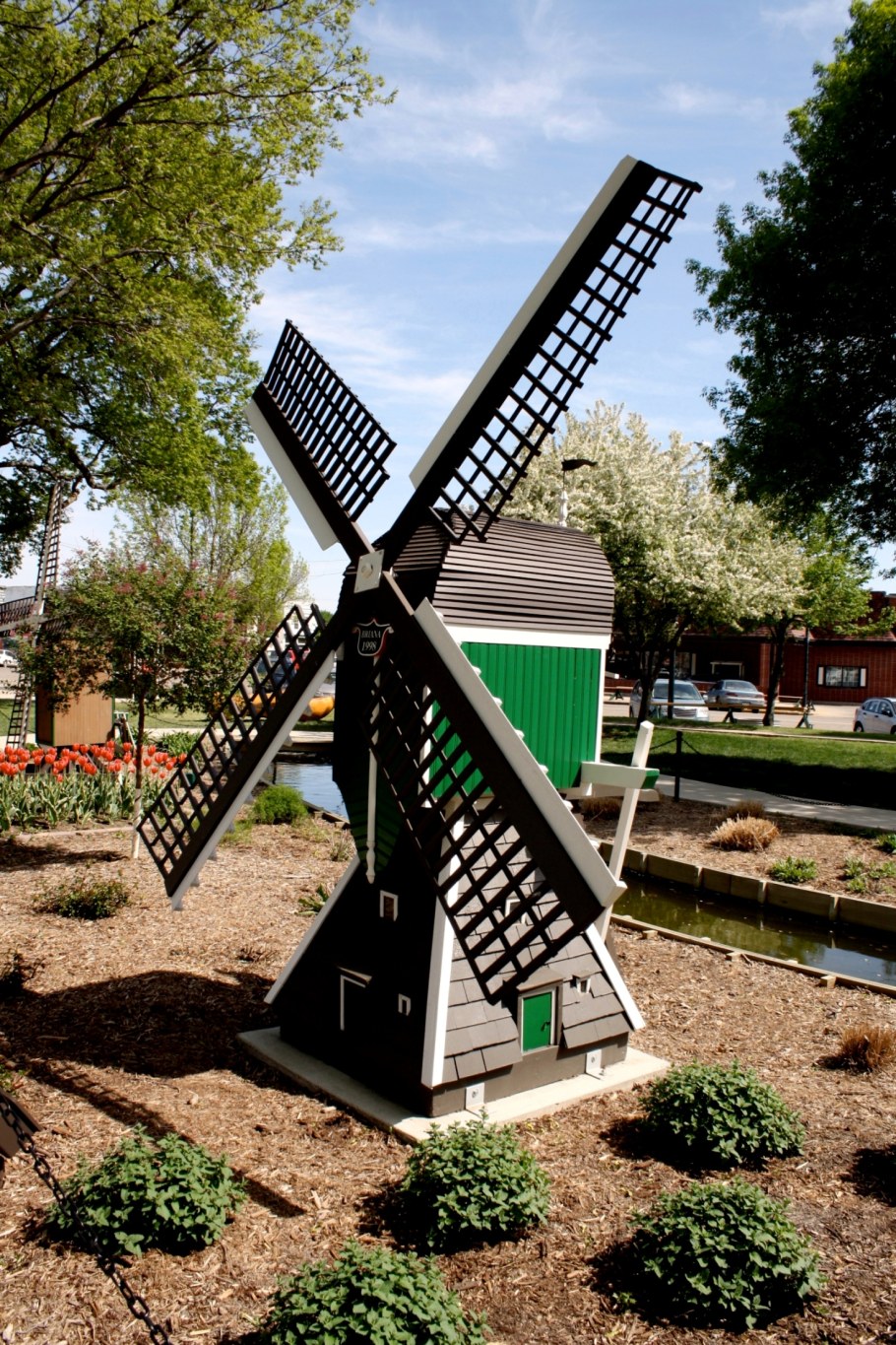 Ветряная мельница для сада