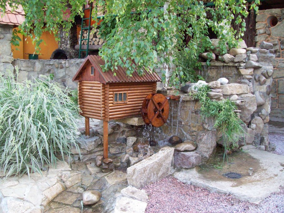 Декор садового участка