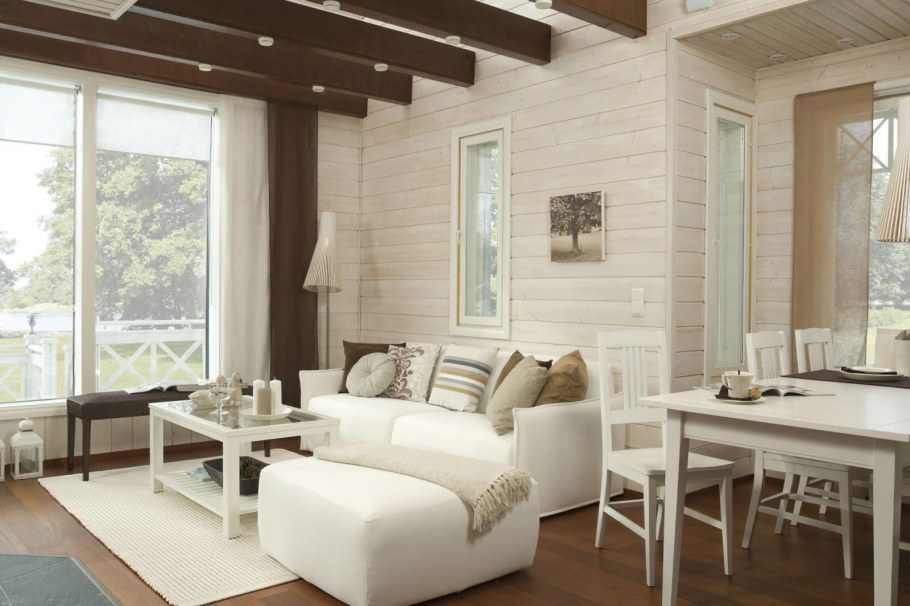 Вагонка в интерьере загородного дома