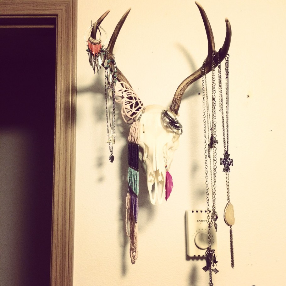 Рога в современном стиле