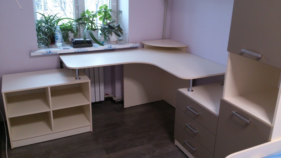 Столы угловые для школьников