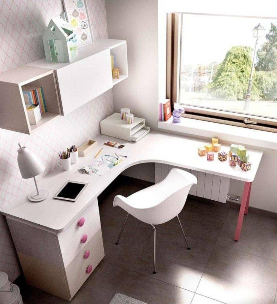 Детский письменный стол