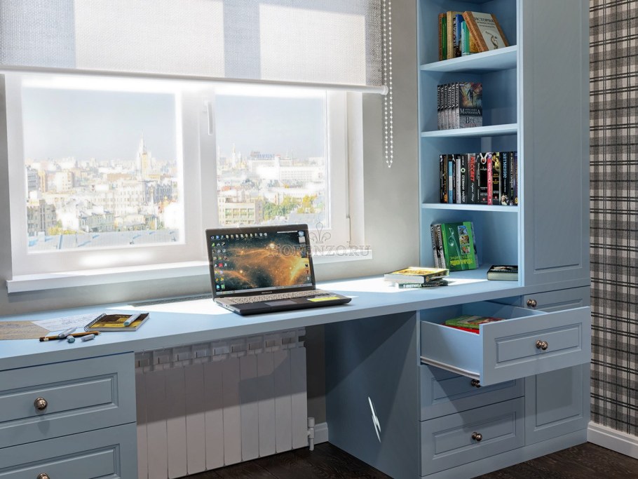 Письменный стол для школьника у окна