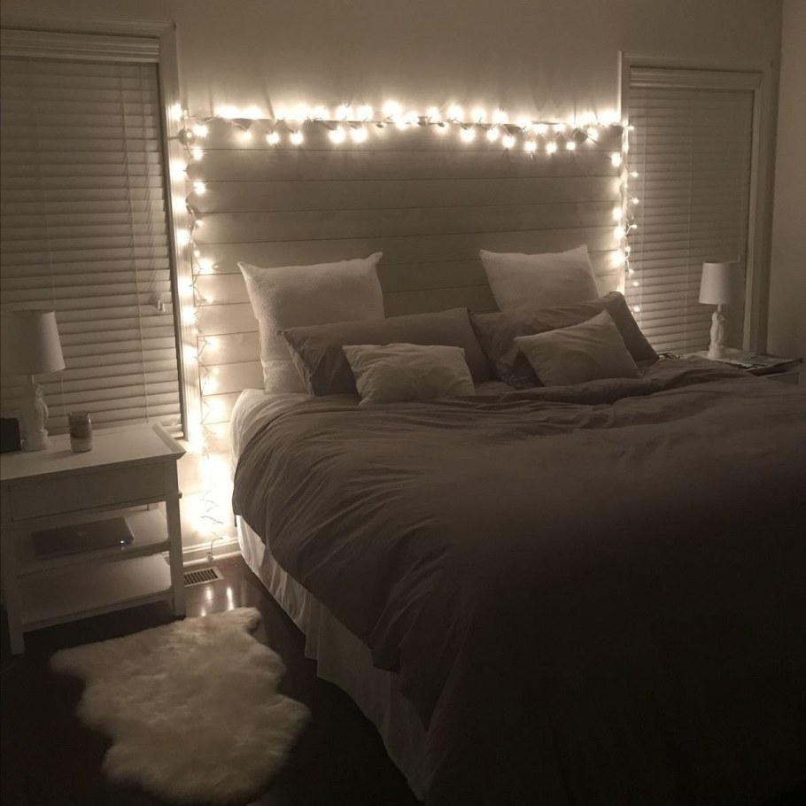 Спальная комната с подсветкой