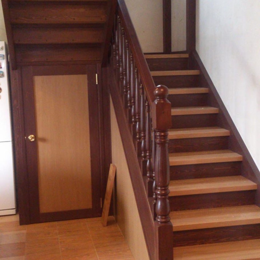 Лестница на второй этаж двухмаршевая с площадкой