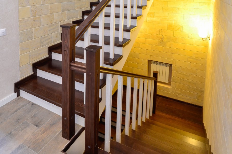 Лестница в доме на второй этаж