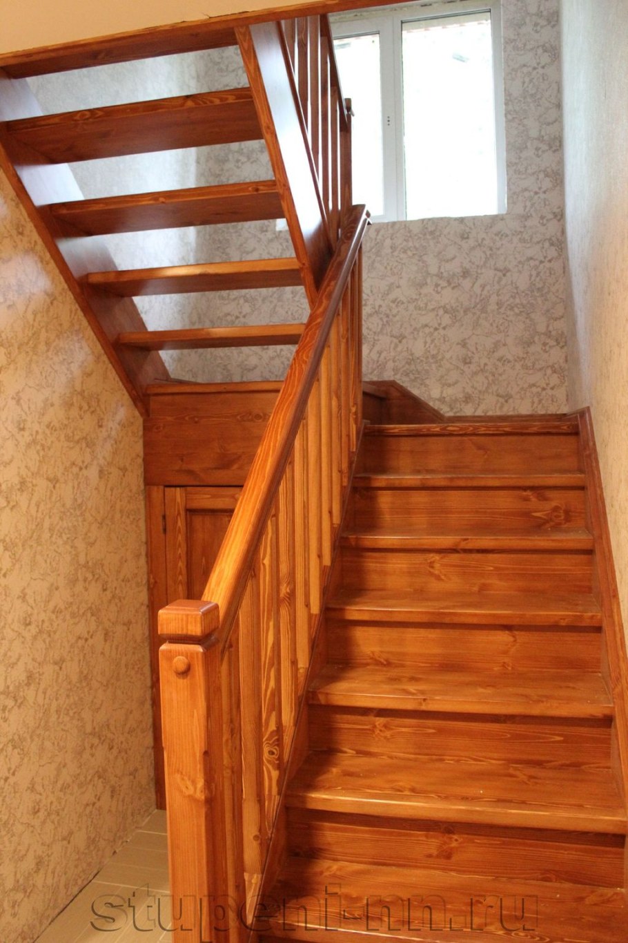 Лестница на 2 этаж двухмаршевая