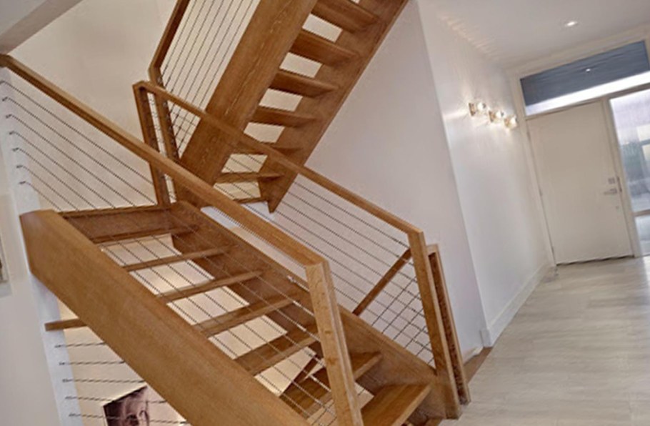 Лестница деревянная двухмаршевая