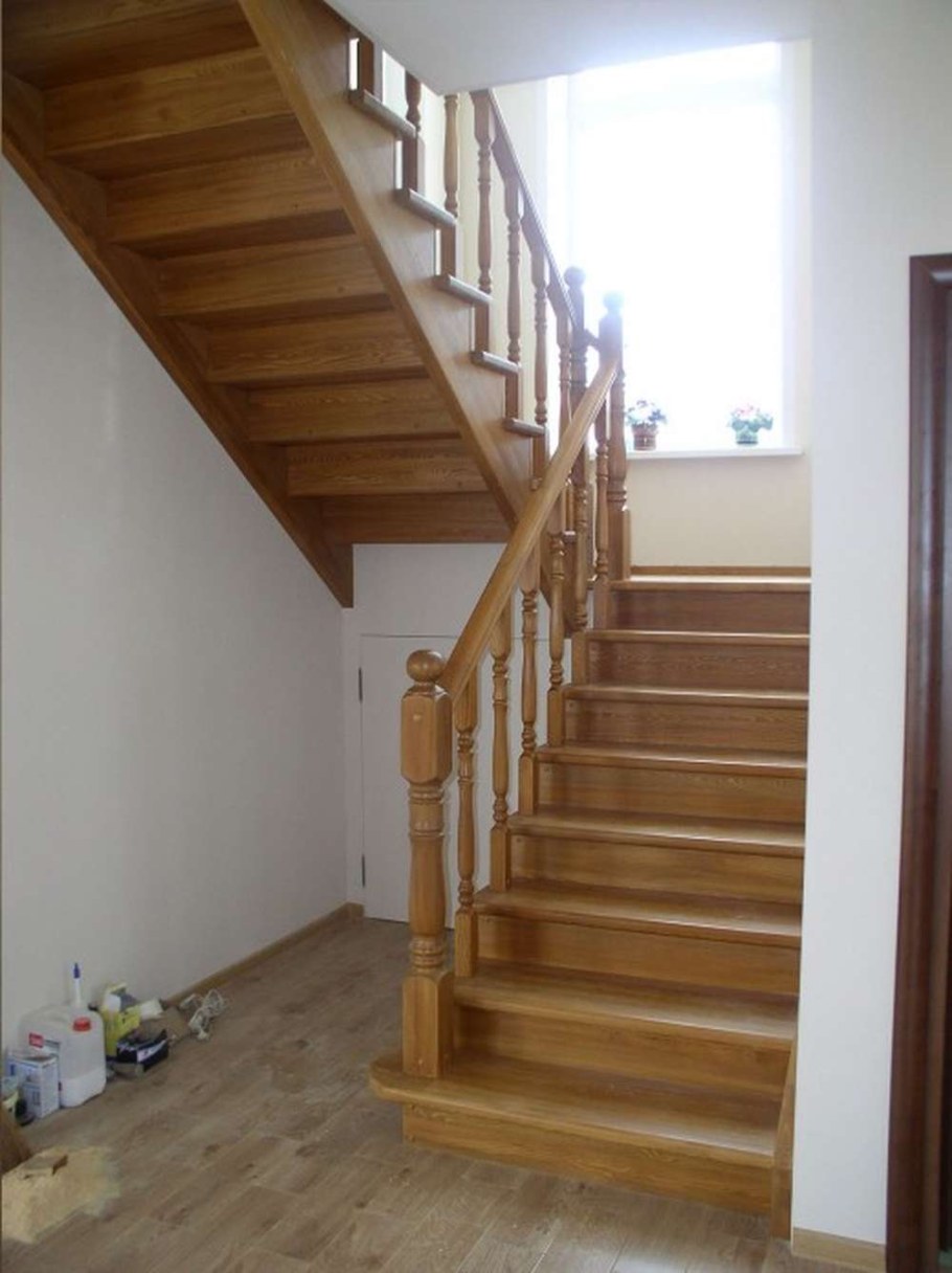 Двухмаршевая лестница с площадкой