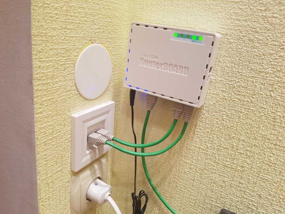 Розетка для роутера