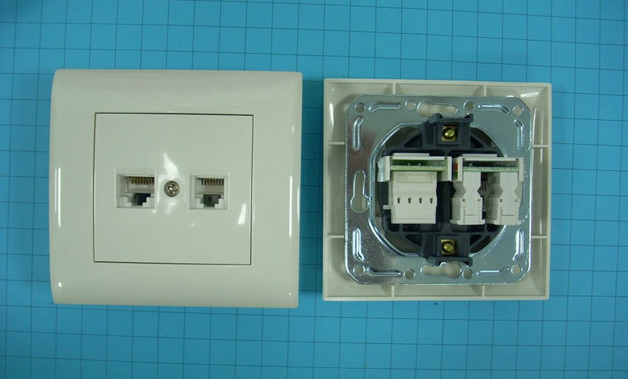 Розетка RJ 45 RJ 11 двойная
