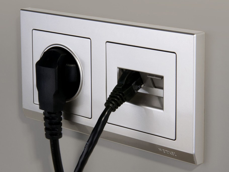 Розетка Werkel wl06-SKG 01-ip20