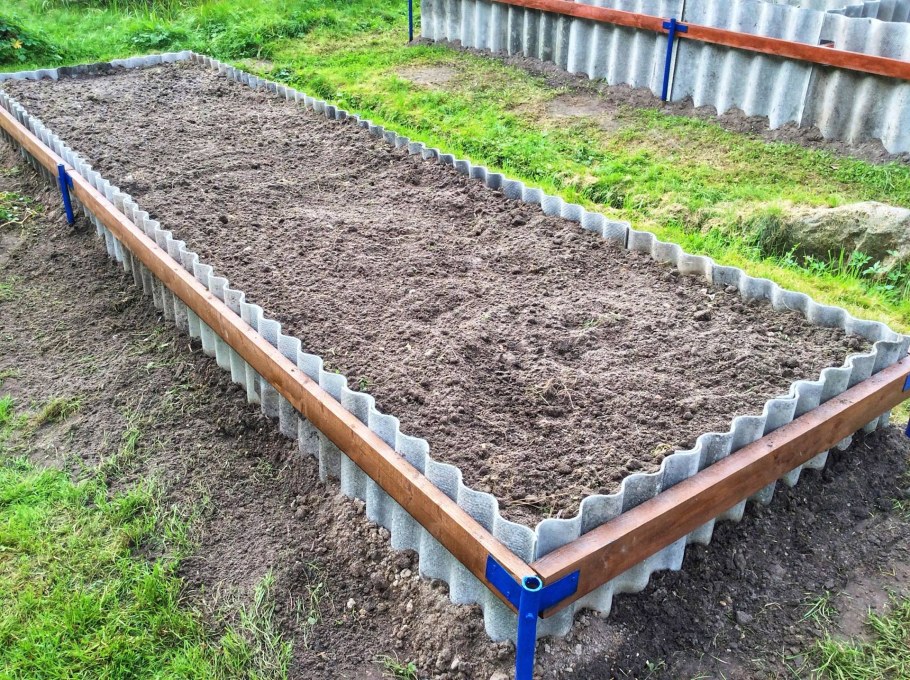 Грядки из шифера