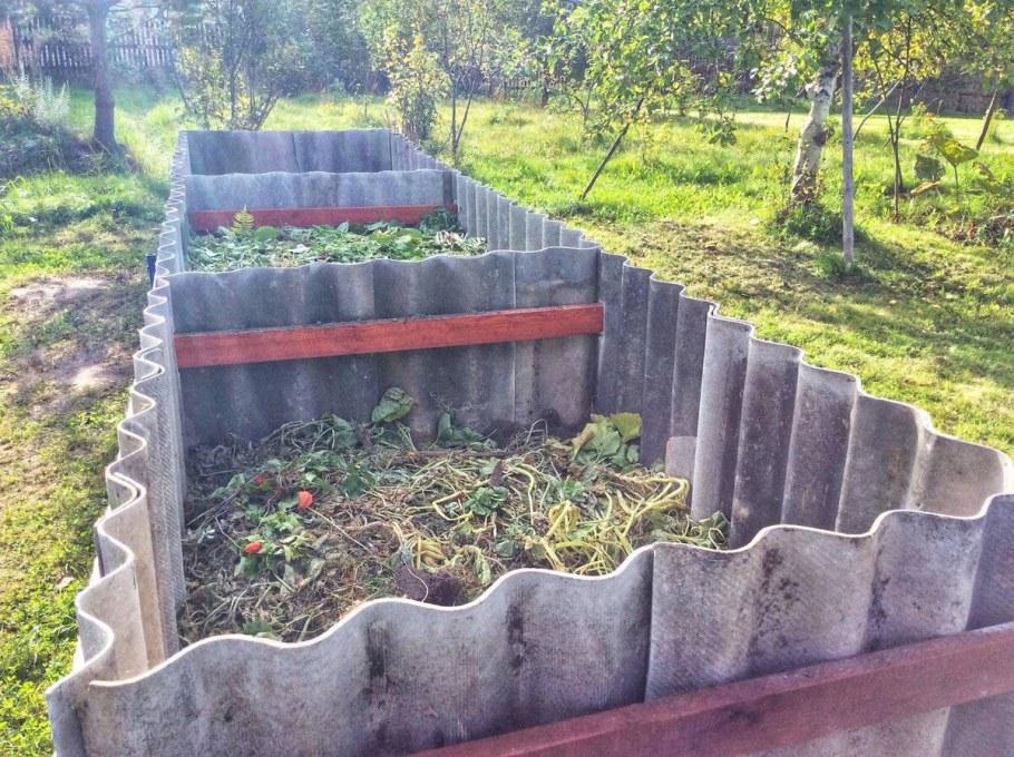 Ограждение для клумбы из шифера